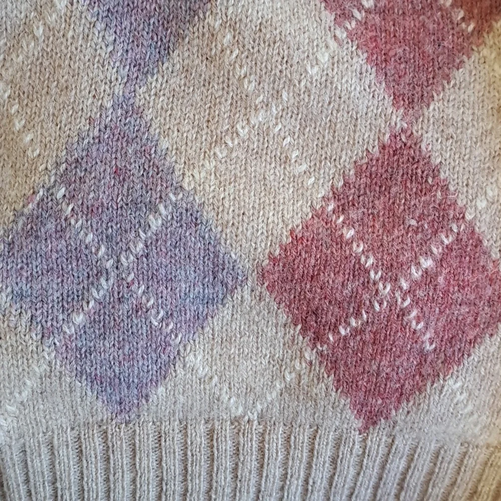 Alan Paine Mens Vintage‎ English Shetland Wool Argyle Sweater Tan/Lilac/Rust S-M